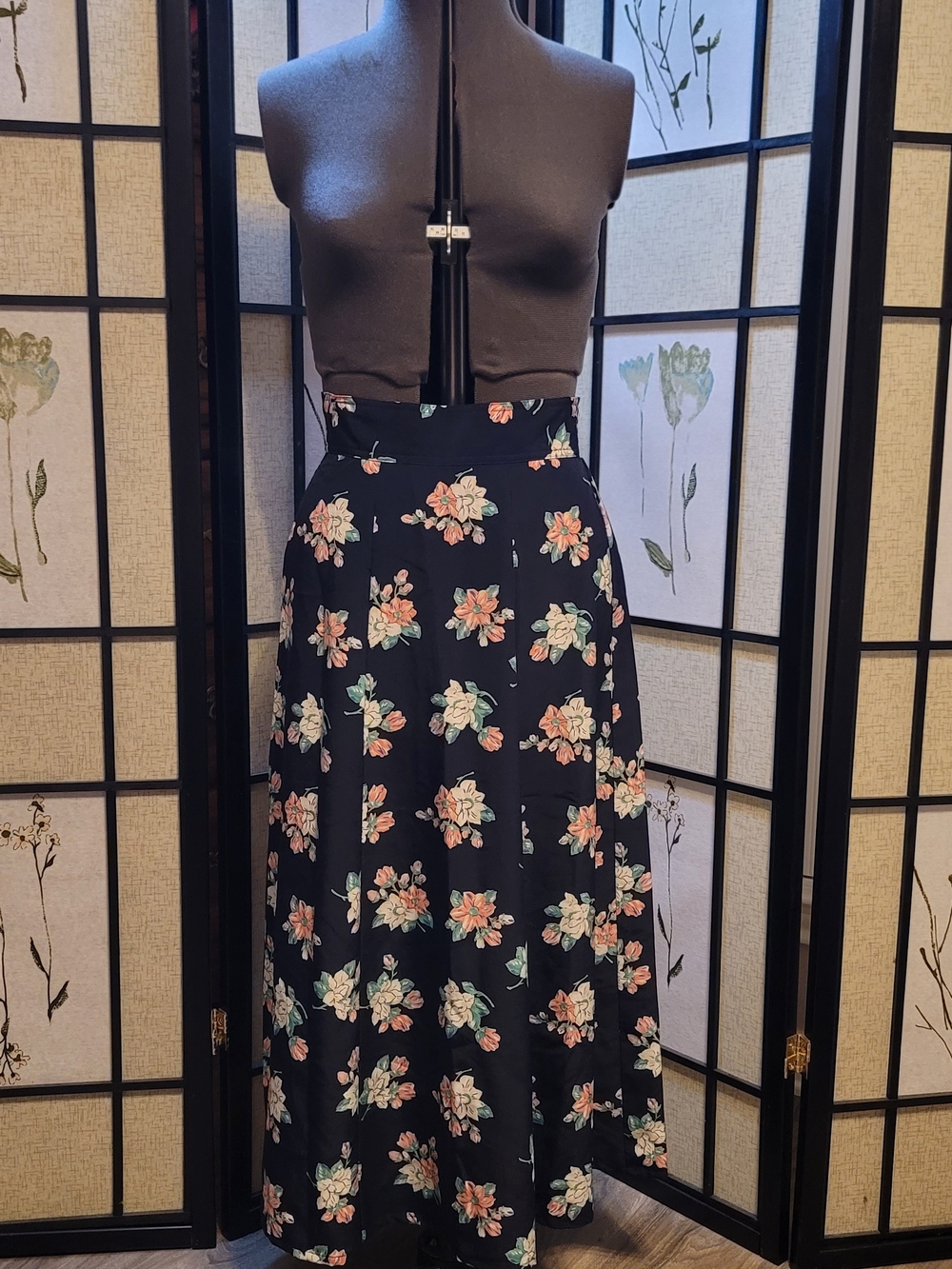 VTG | Laure & Jayne Floral A-Line Midi Skirt - Navy with Pink & Green Flowers